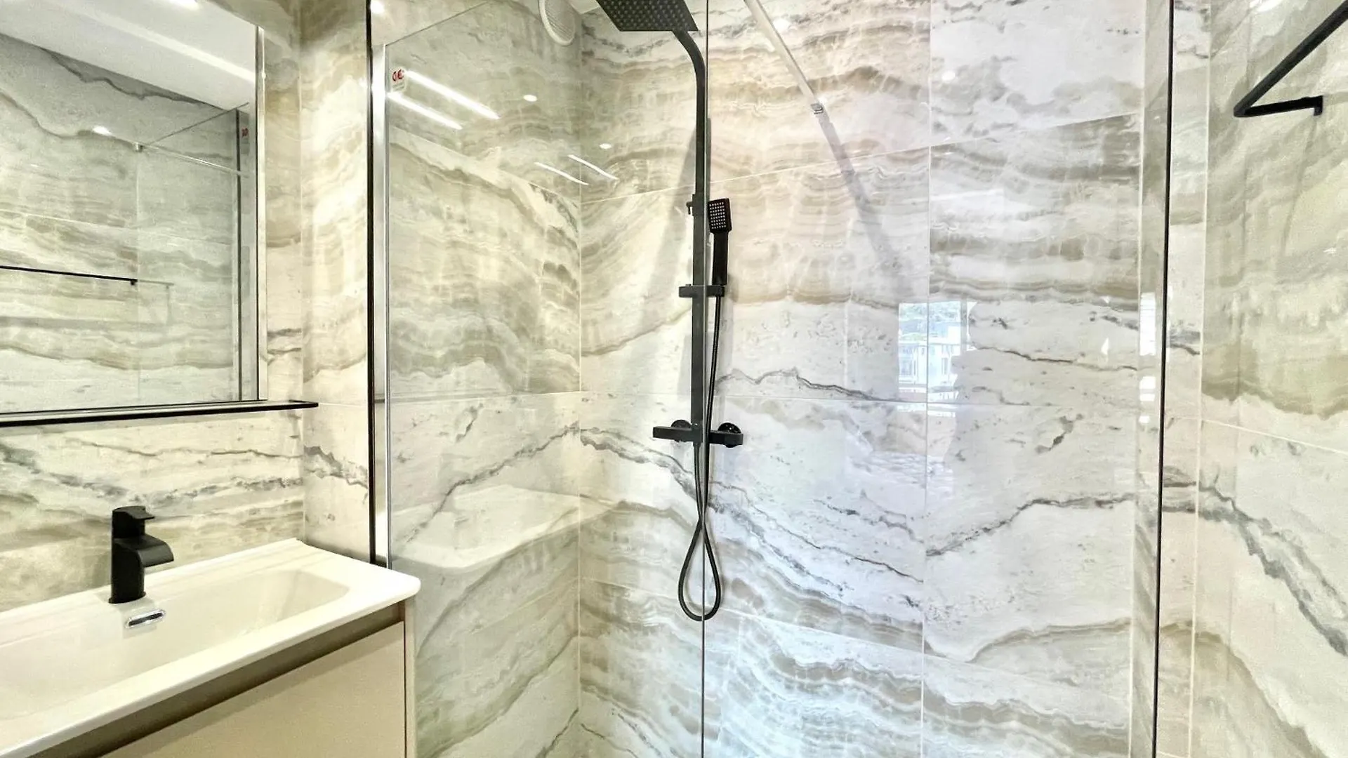 Astoria Luxury Apartment- 3 Bathrooms Cannes 0*,